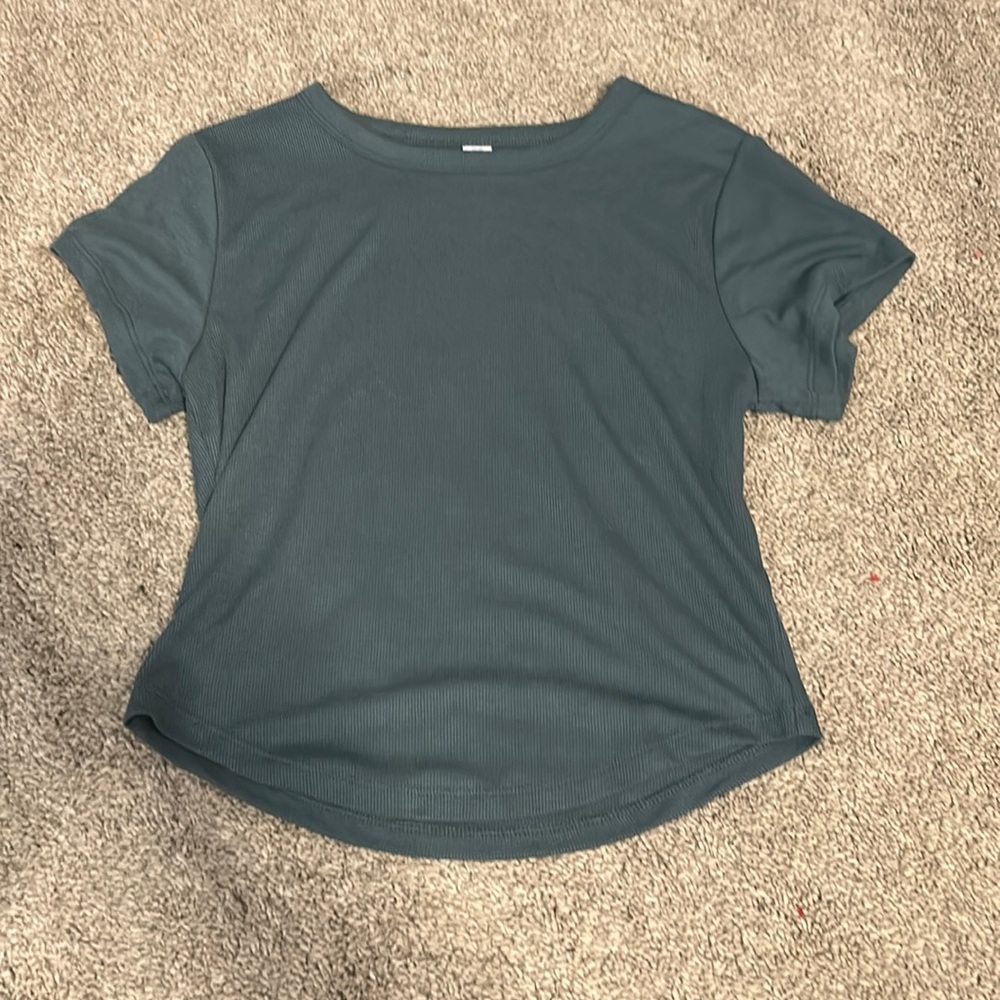 old navy tee cropped